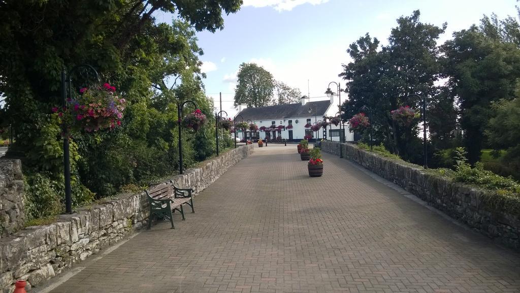 Doonard Manor B&B Craughwell エクステリア 写真